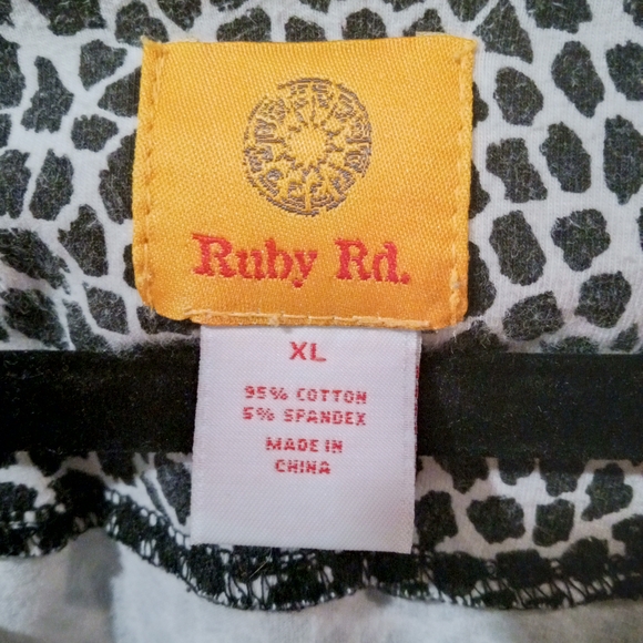 Ruby Rd. Black and White Patterned Blouse - Picture 4 of 4